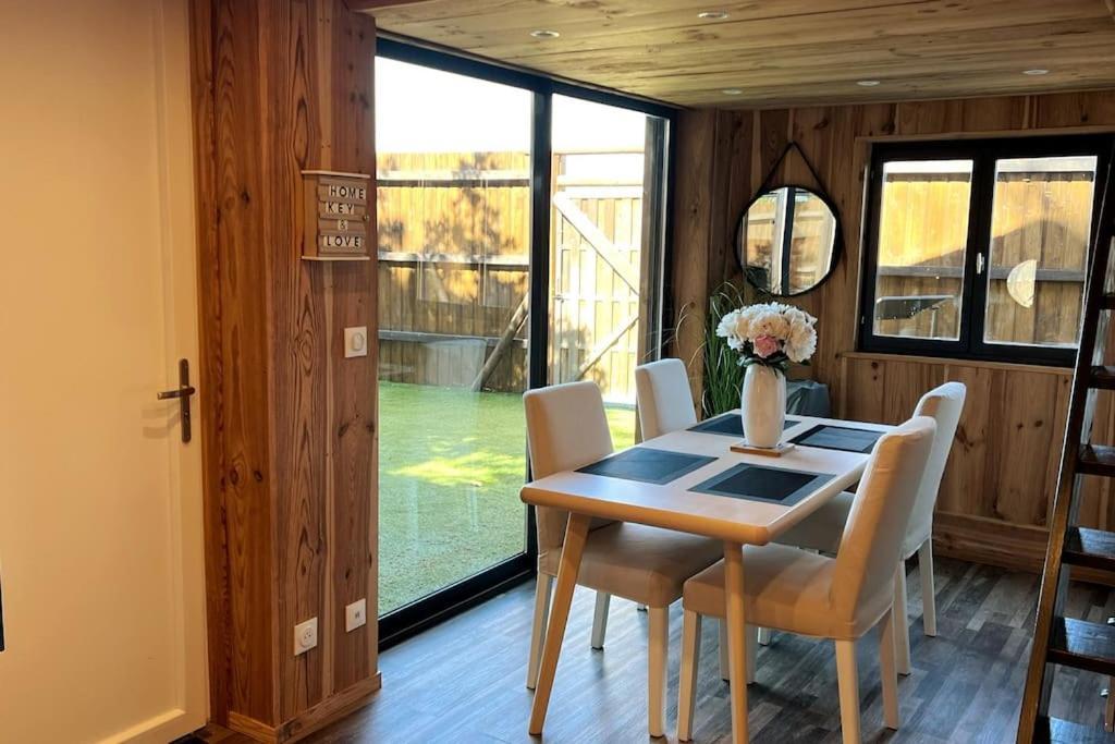 Chalet Et Jaccuzy Sur La Plage 比斯卡罗斯 外观 照片