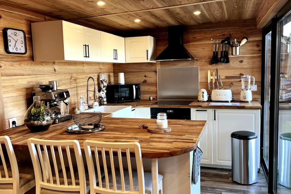 Chalet Et Jaccuzy Sur La Plage 比斯卡罗斯 外观 照片